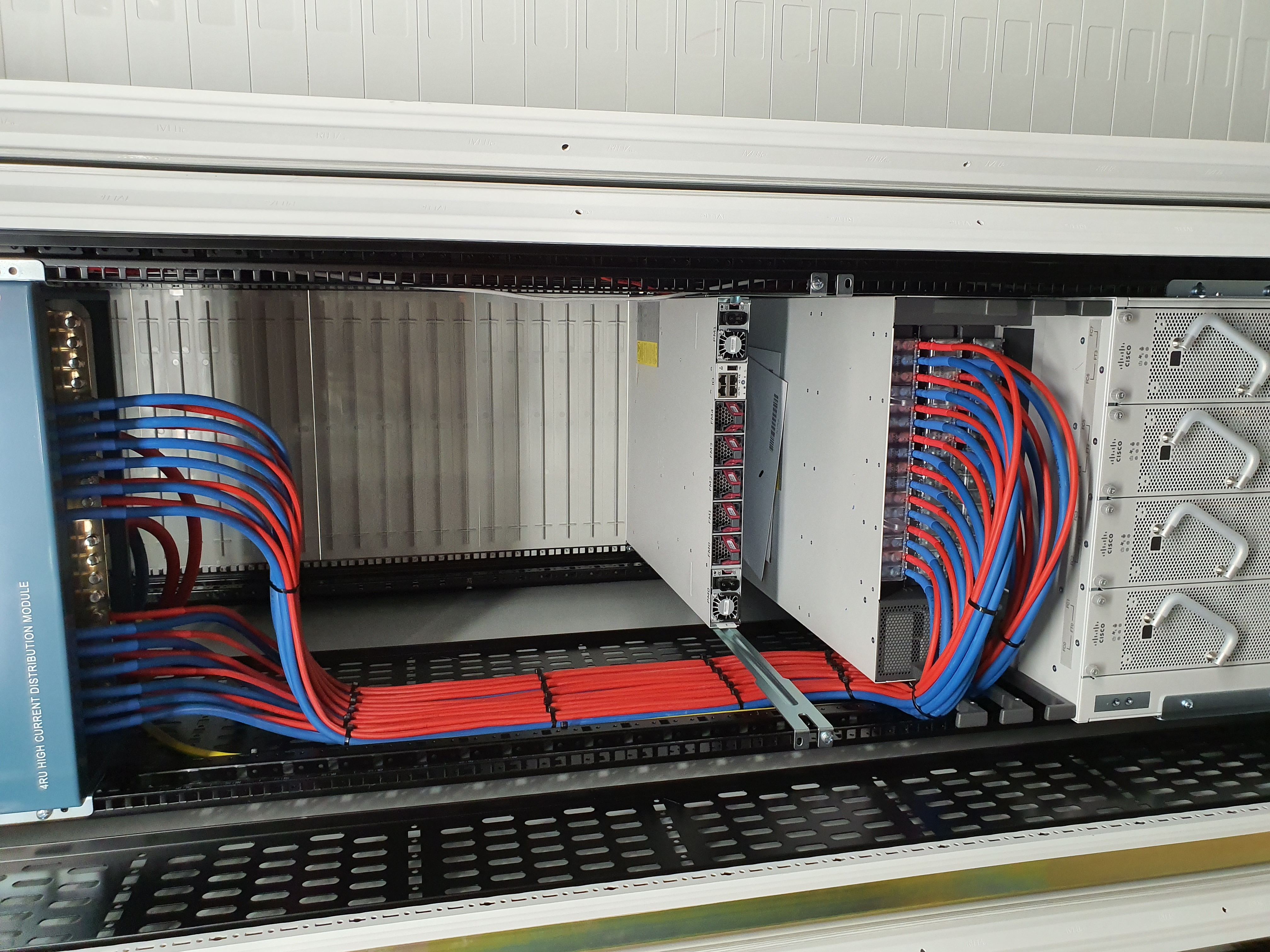 DC rack cabling and equipment installation